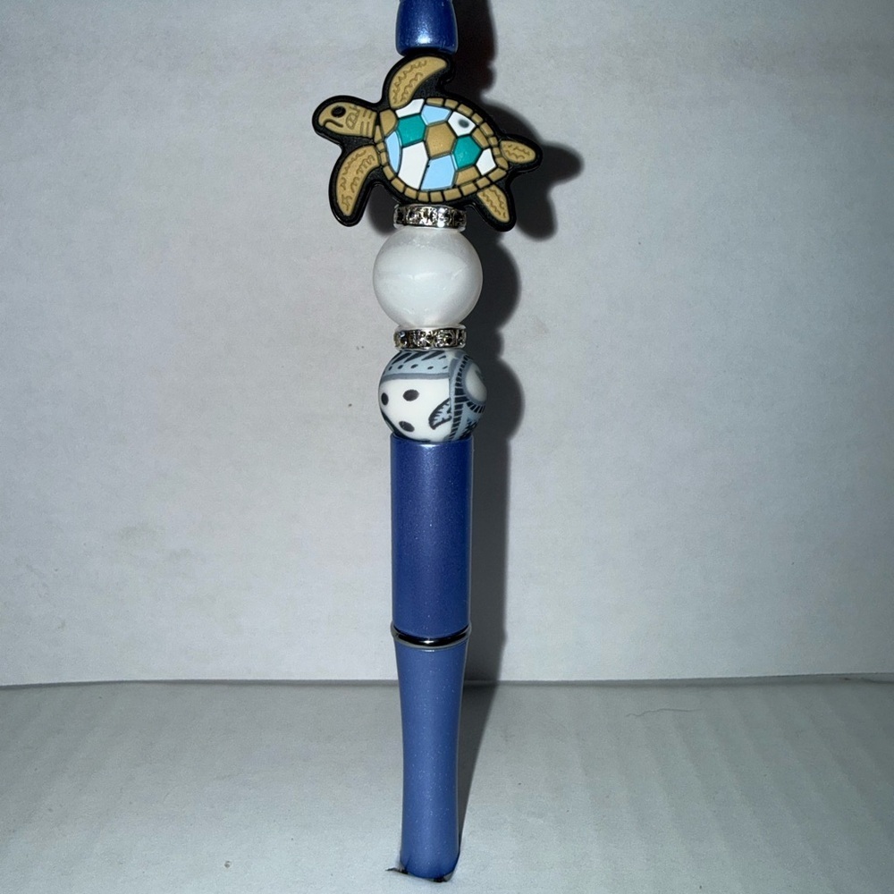 Handmade Beaded Pen- Blue Sea Turtle Design with silicone beads